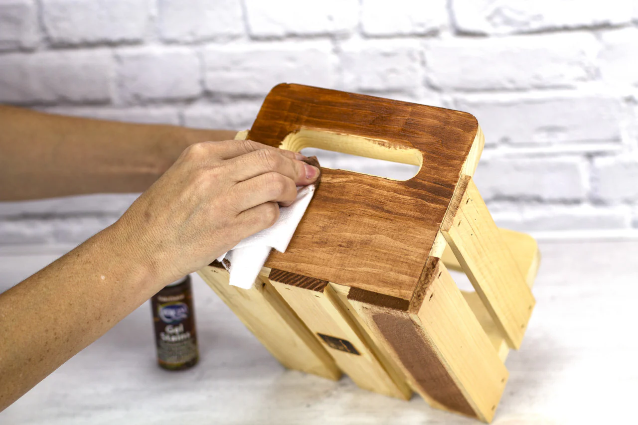 Americana Gel Wood Stain - Image 4